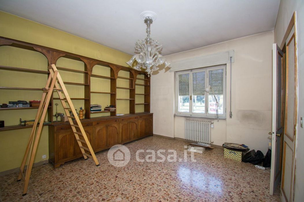 Appartamento in Vendita in Viale Giotto a Arezzo