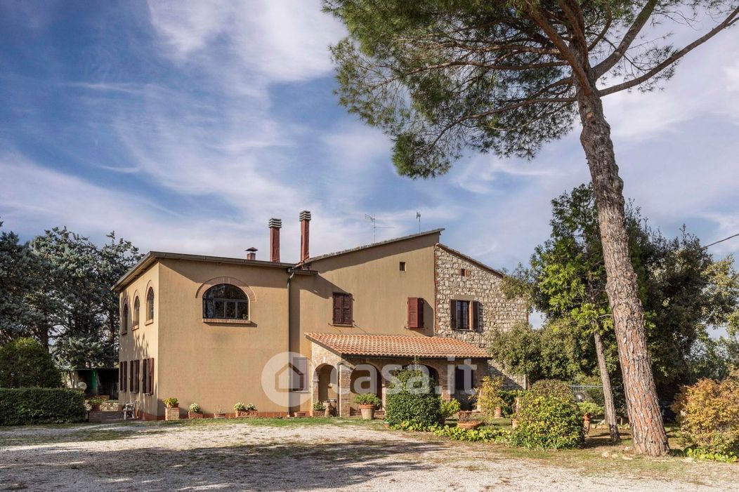 Villa in Vendita in SP146 9 a Pienza