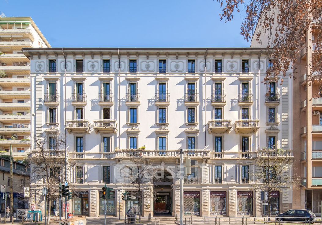 Appartamento in Affitto in Viale Vittorio Veneto 18 a Milano