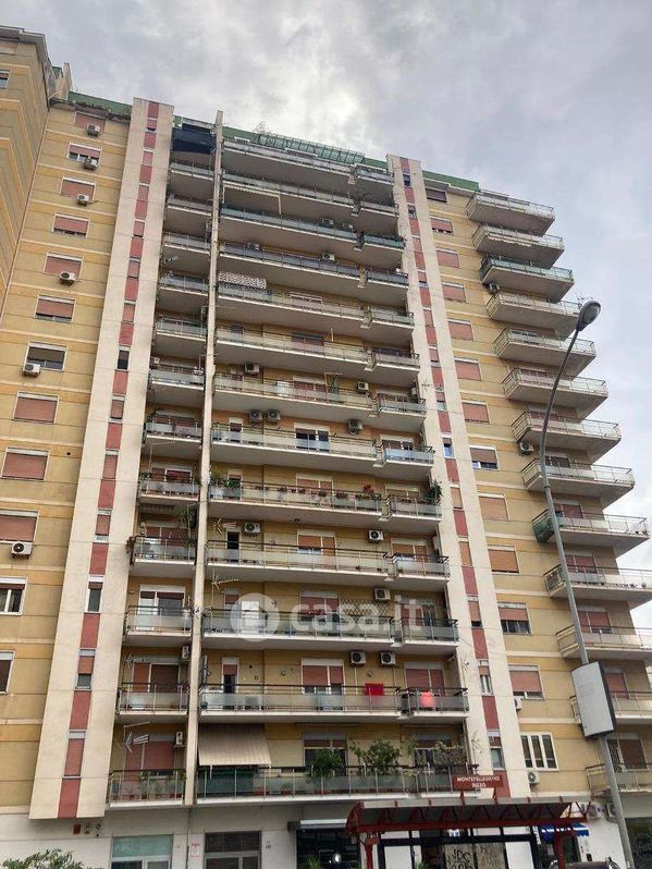 Appartamento in Vendita in Via Montepellegrino a Palermo