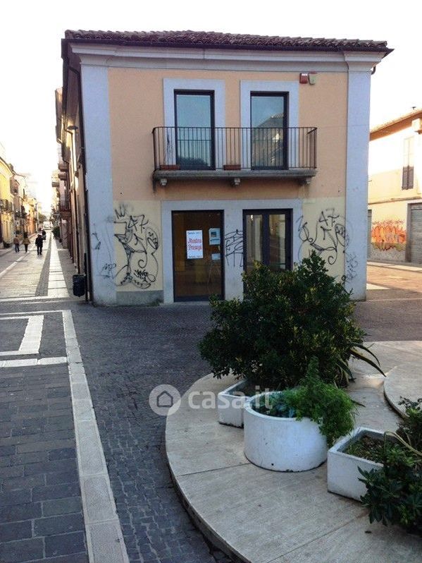 Appartamento in Vendita in Corso Gabriele Manthone a Pescara