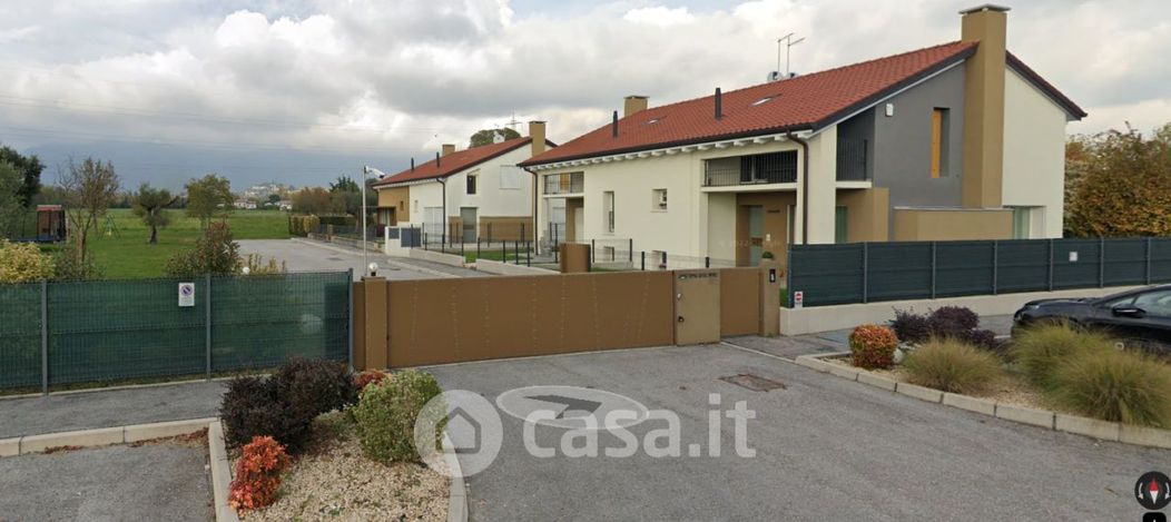 Casa Bi/Trifamiliare in Vendita in Via Albertoni a Romano d'Ezzelino