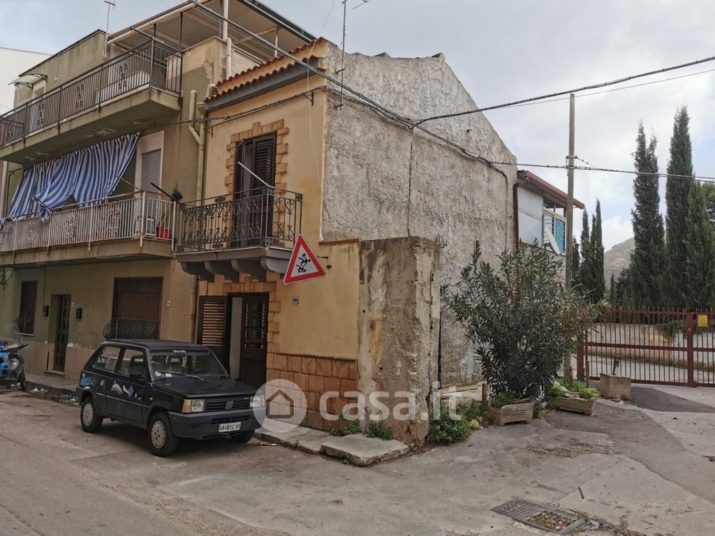 Appartamento in Vendita in Via Belmonte Chiavelli 164 a Palermo