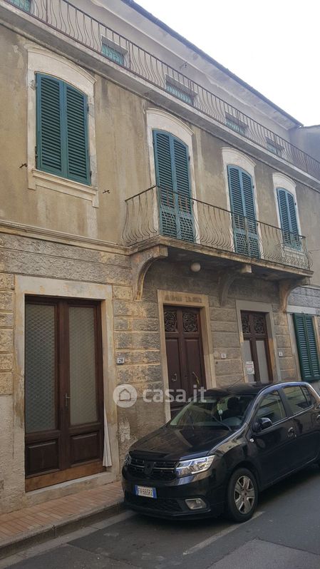 Palazzo in Vendita in Via Cavour a Casciana Terme Lari