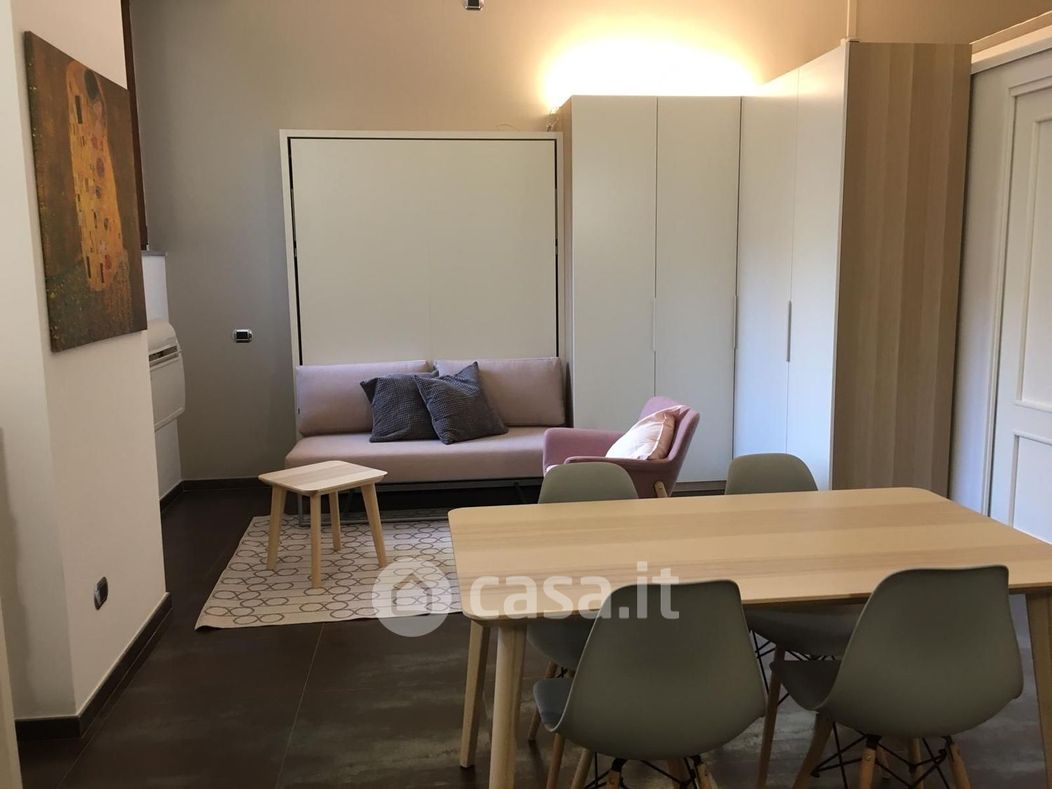 Appartamento in Affitto in Via Pavia 3 a Milano