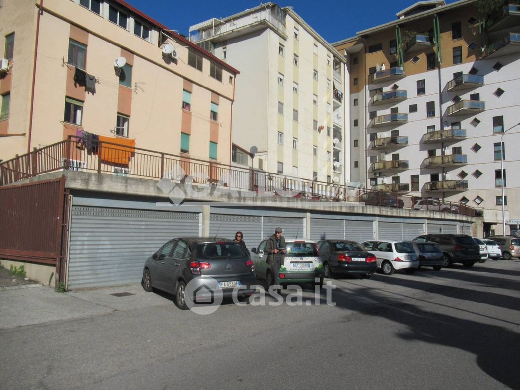 Garage/Posto auto in Affitto in Via Aldo Moro a Cosenza