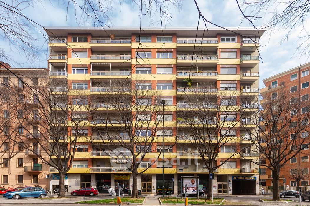 Appartamento in Vendita in Corso Sebastopoli 44 a Torino