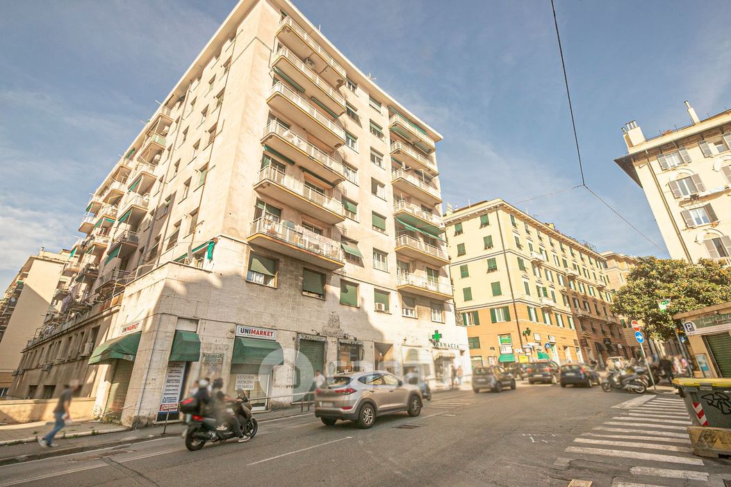 Appartamento in Vendita in Via Giovanni Torti 38 B a Genova