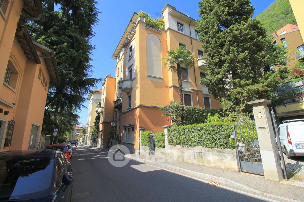 Appartamento in Vendita in Via Francesco Crispi 9 a Como