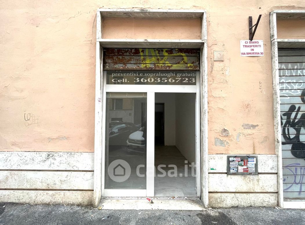 Negozio/Locale commerciale in Affitto in Via Ercolano 10 /A a Roma