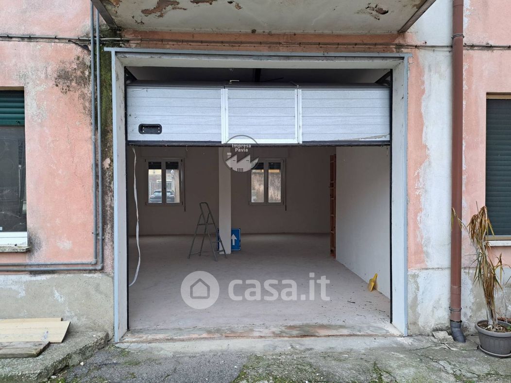Negozio/Locale commerciale in Affitto in Via Cassinino 50 a Pavia