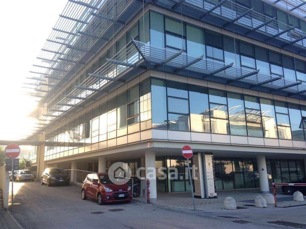 Ufficio in Vendita in Via Dottor Sandro Totti 12 a Ancona