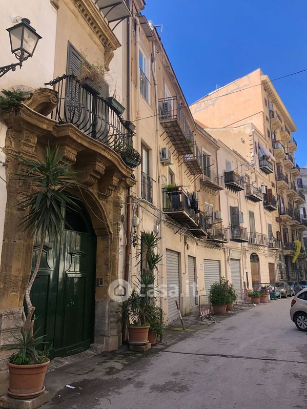 Appartamento in Affitto in Via Montesanto a Palermo