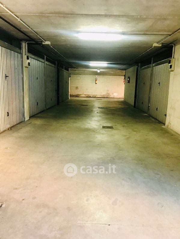 Garage/Posto auto in Vendita in Via Inzago 65 a Roma