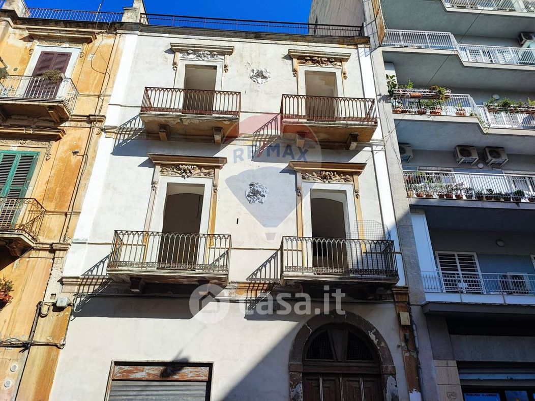 Casa indipendente in Vendita in Via Michele Garruba 191 a Bari