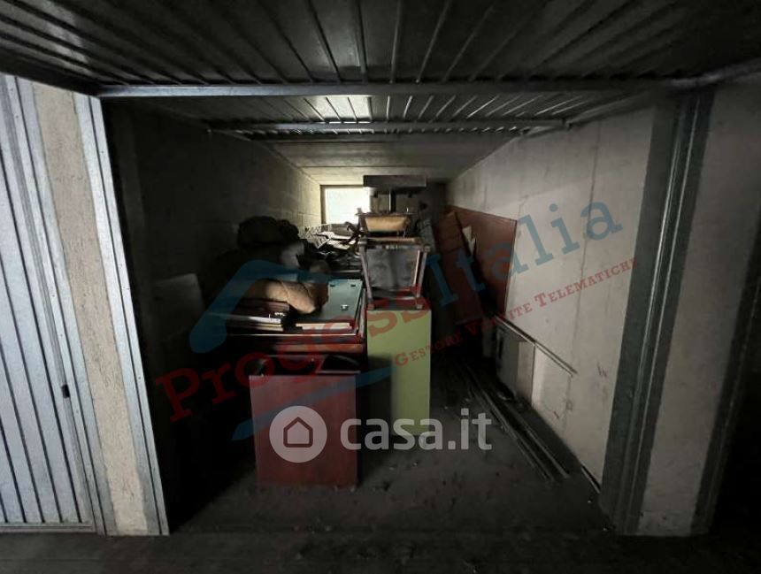 Garage/Posto auto in Vendita in Via Cesare Cantu a Olginate