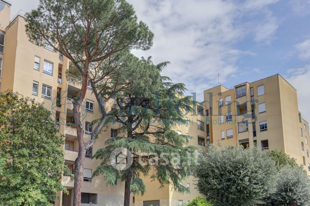 Appartamento in Vendita in Via Bova 3 a Roma
