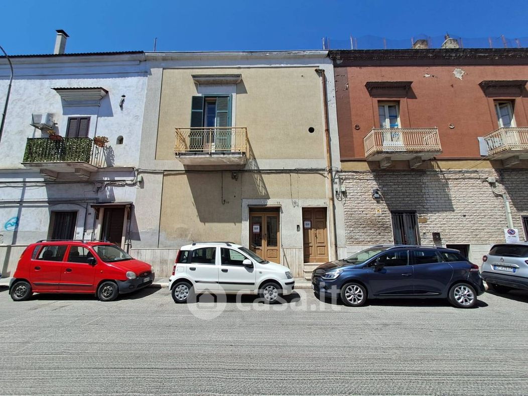 Casa indipendente in Vendita in Via Umberto I a Bari