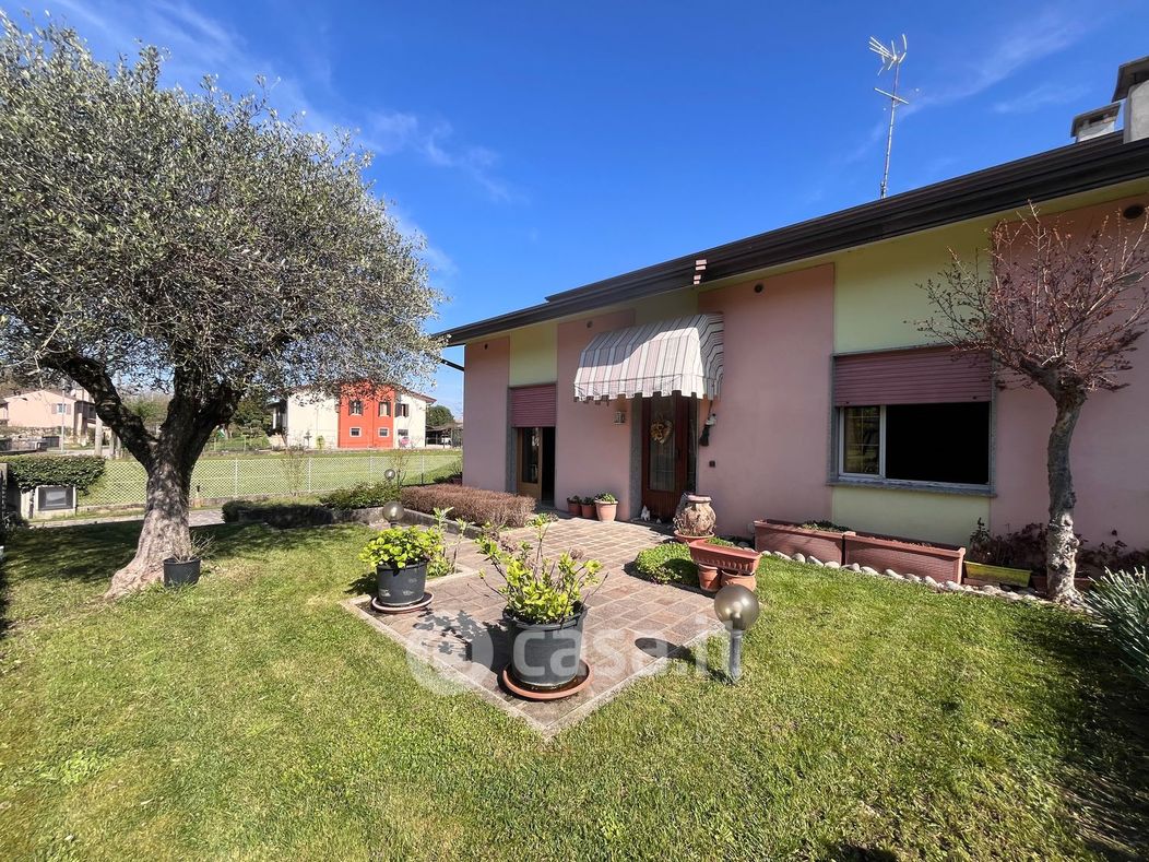 Casa Bi/Trifamiliare in Vendita in Via Valdrigo a San Biagio di Callalta