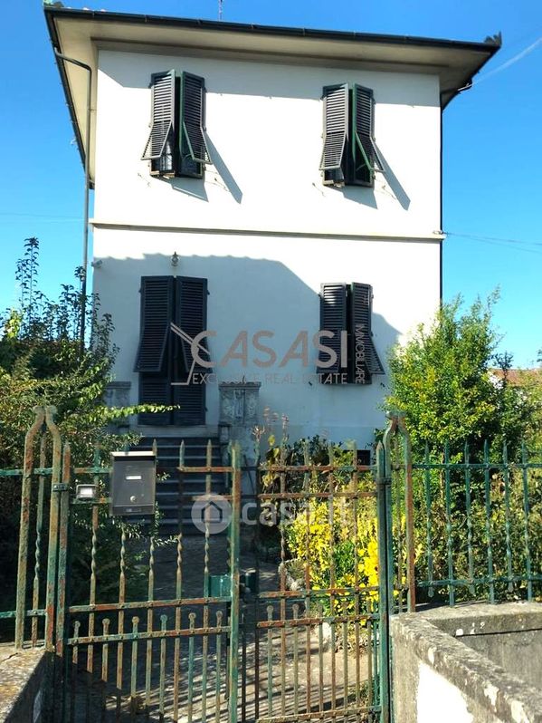 Casa indipendente in Vendita in Via Pisana a Lucca