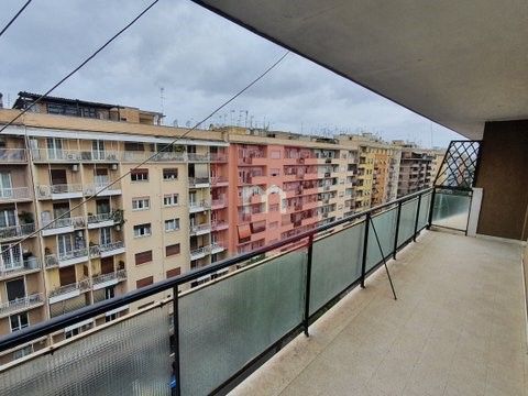 Appartamento in Vendita in Via Chiabrera a Roma