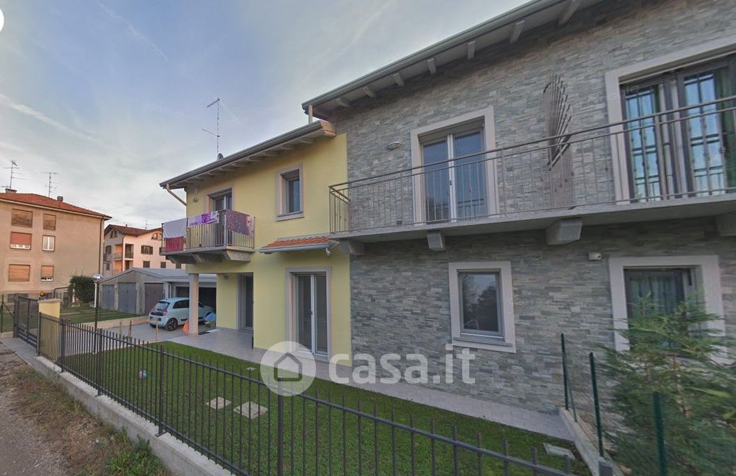 Casa Bi/Trifamiliare in Vendita in Via Sant'Anna 5 a Tradate