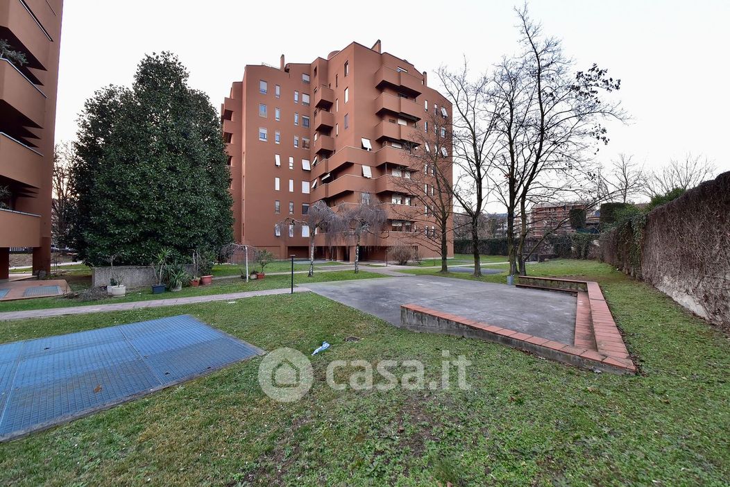 Appartamento in Vendita in Via Lazio 7 a Monza