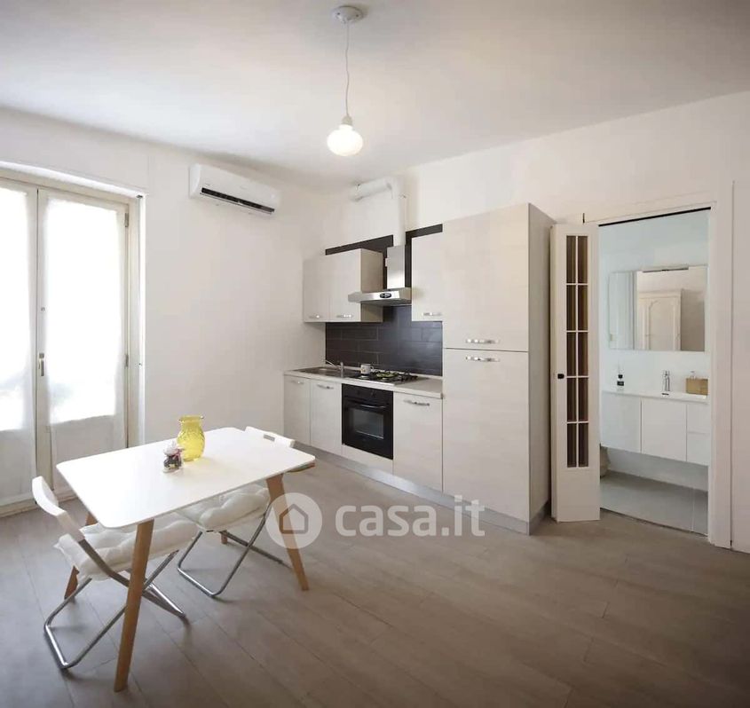 Appartamento in Affitto in Via Morazzone 1 a Milano