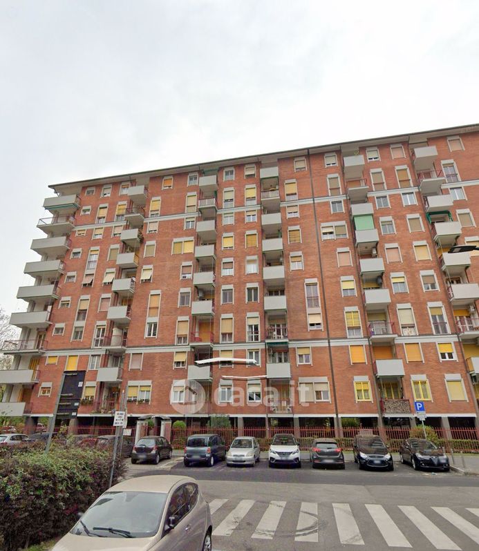 Appartamento in Vendita in Via Luigi Chiarelli 8 a Milano