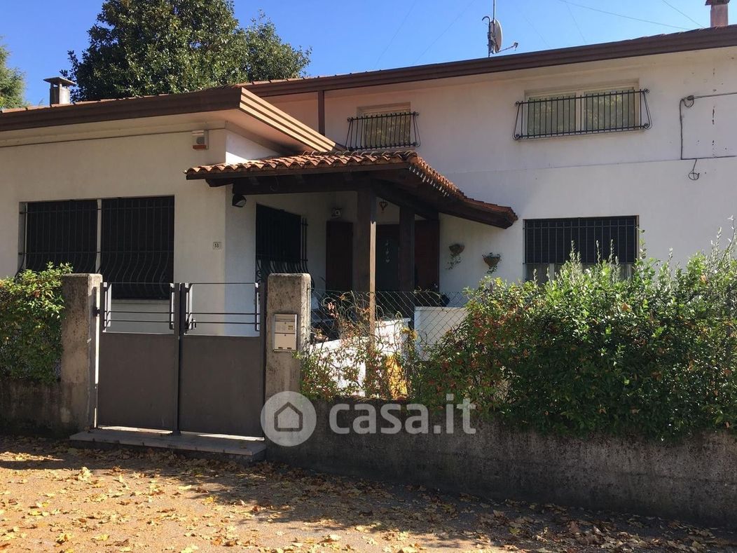Villa in Vendita in Via San Giuliano 10 a Pordenone