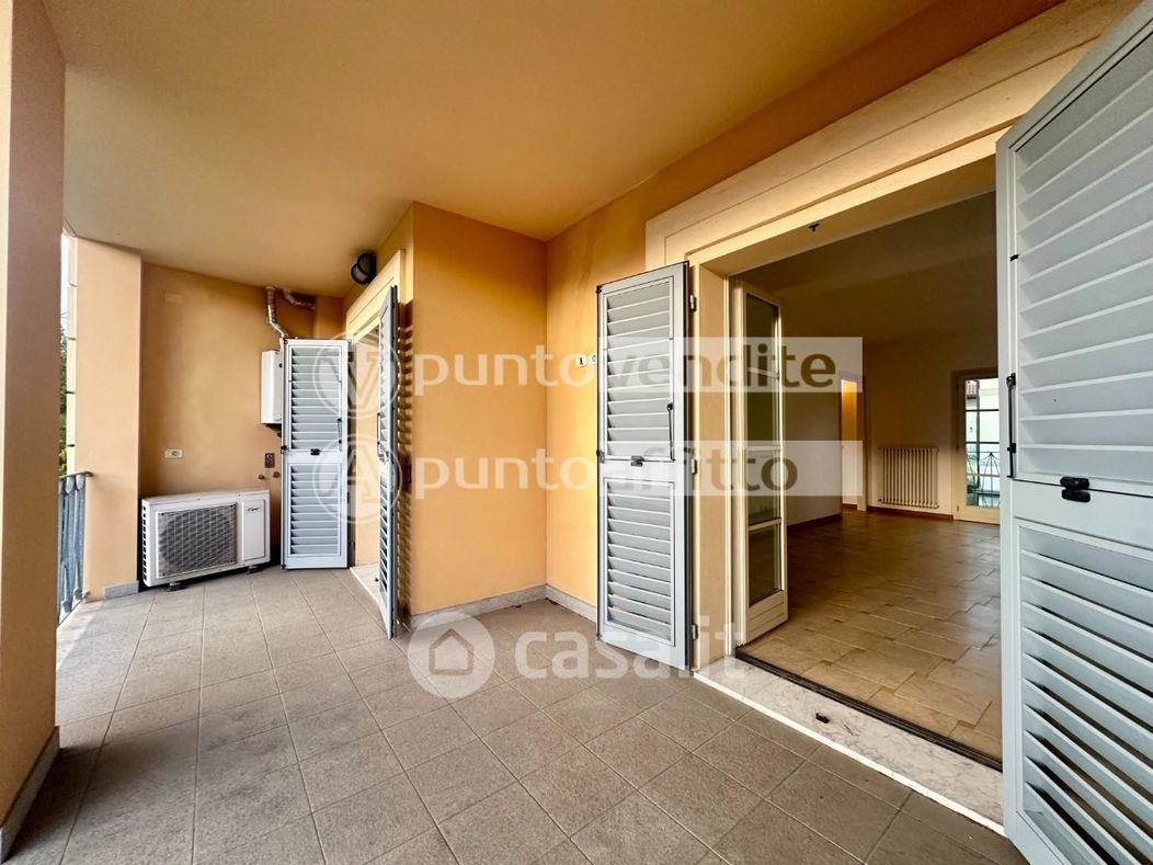 Appartamento in Vendita in Viale Castruccio Castracani 128 a Lucca