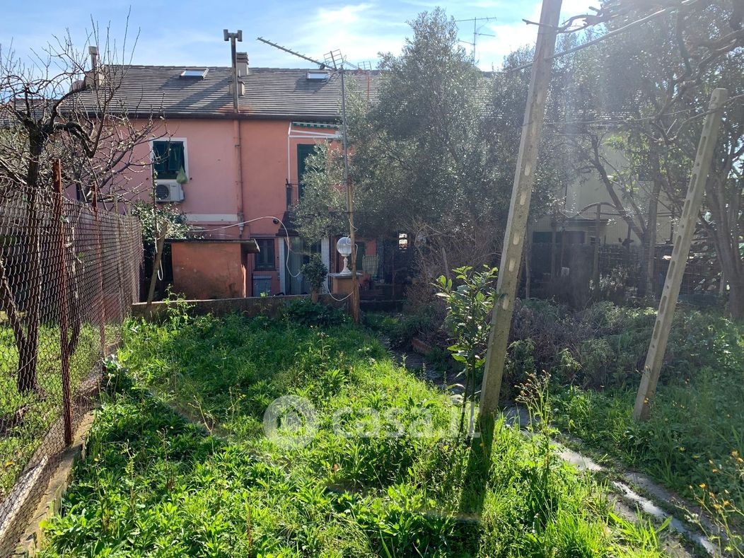 Casa Bi/Trifamiliare in Vendita in Via Angelo Olivieri a Genova