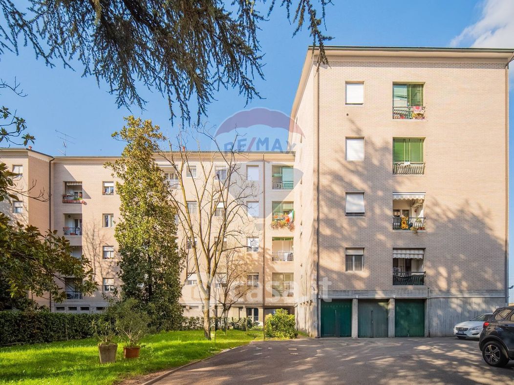 Appartamento in Vendita in Via Guido Riccio Fogliani 33 a Reggio Emilia