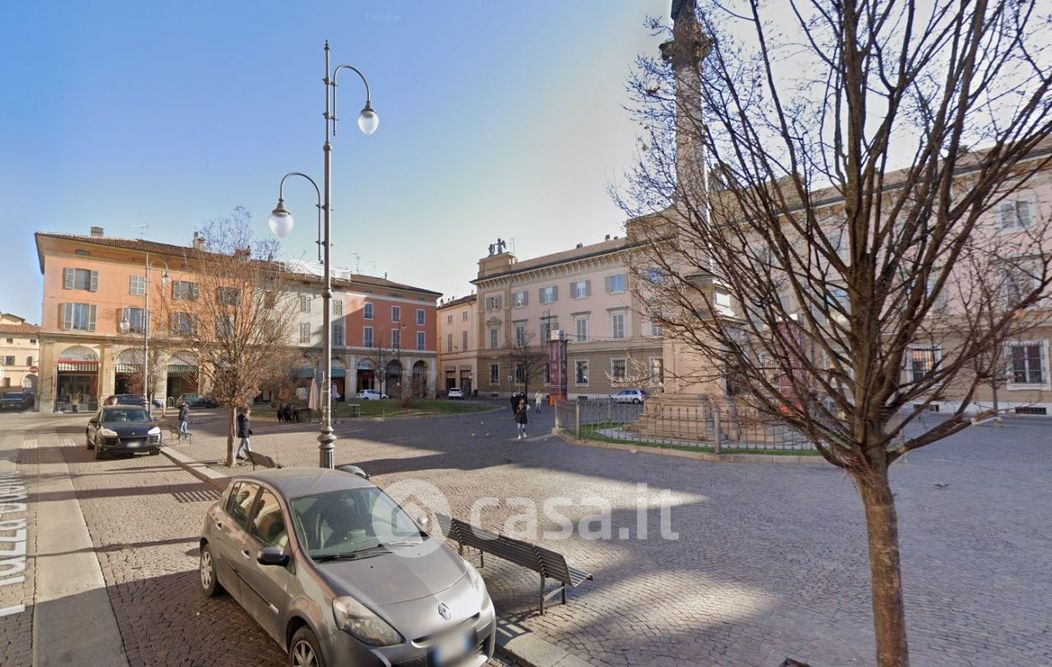 Appartamento in Vendita in Piazza Duomo a Piacenza