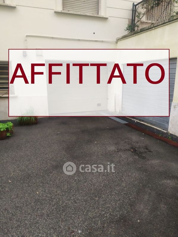 Garage/Posto auto in Affitto in Via Golametto a Roma