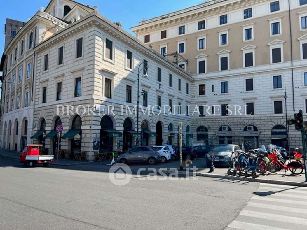 Ufficio in Vendita in Piazza Pasquale Paoli a Roma