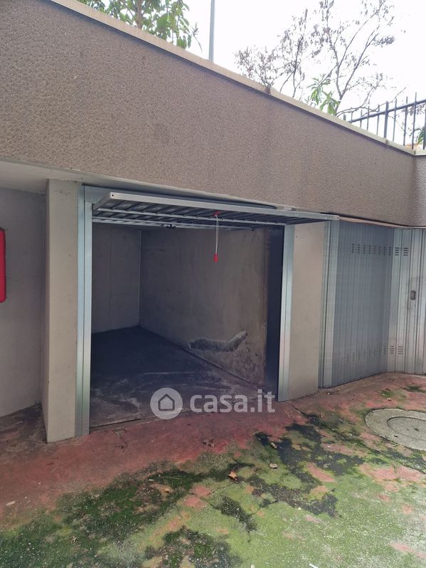 Garage/Posto auto in Vendita in Via Ercole Ricotti 1 a Milano