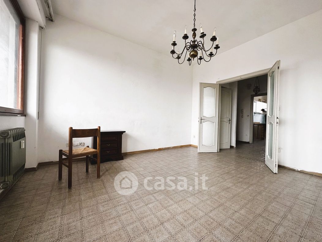 Appartamento in Vendita in Via Reginaldo Giuliani 129 a Firenze