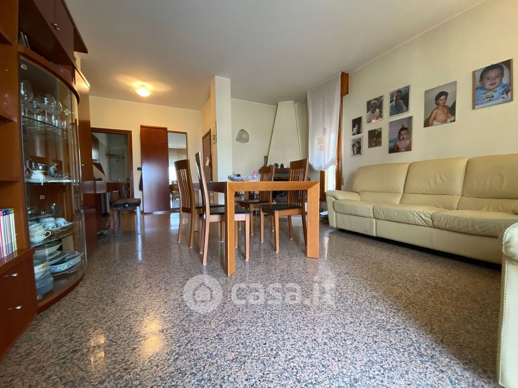 Appartamento in Vendita in Via Lorenzo Valla a Rimini