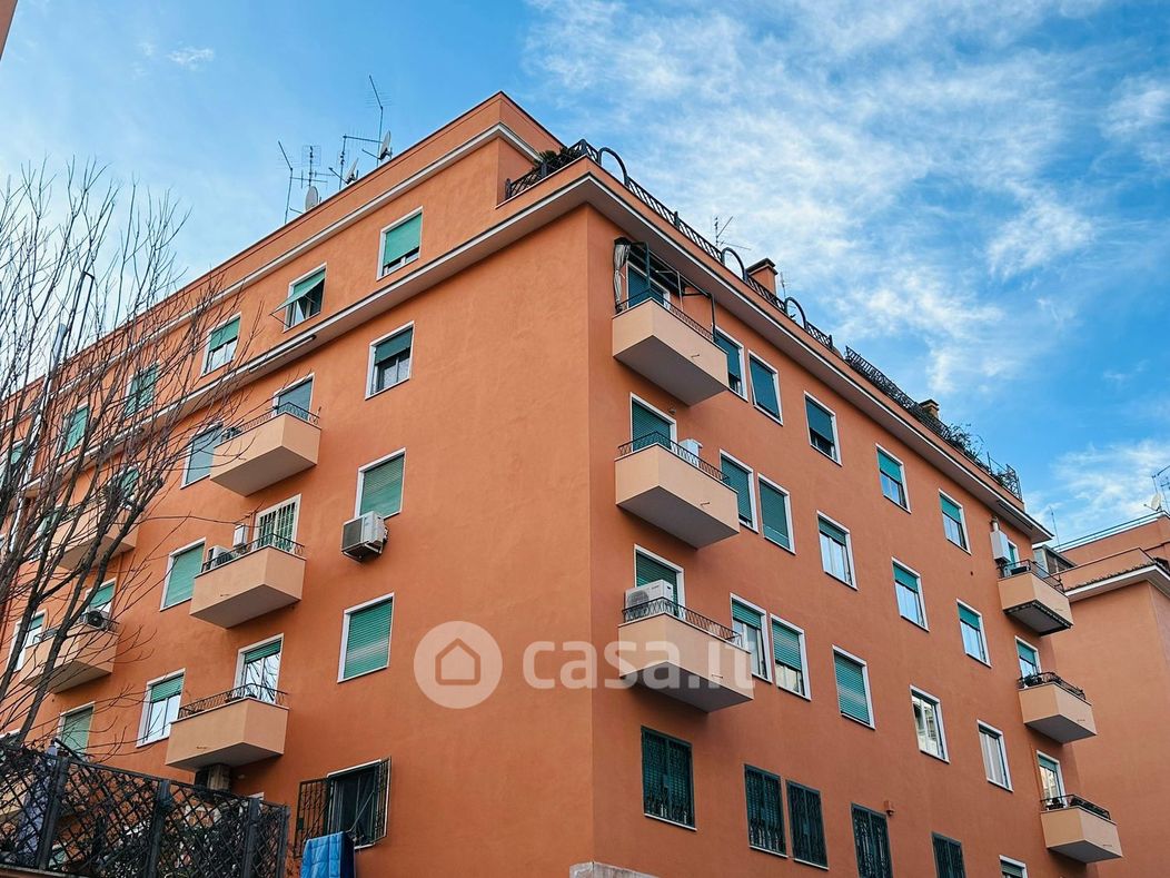 Appartamento in Vendita in Via Francesco Massi 3 a Roma