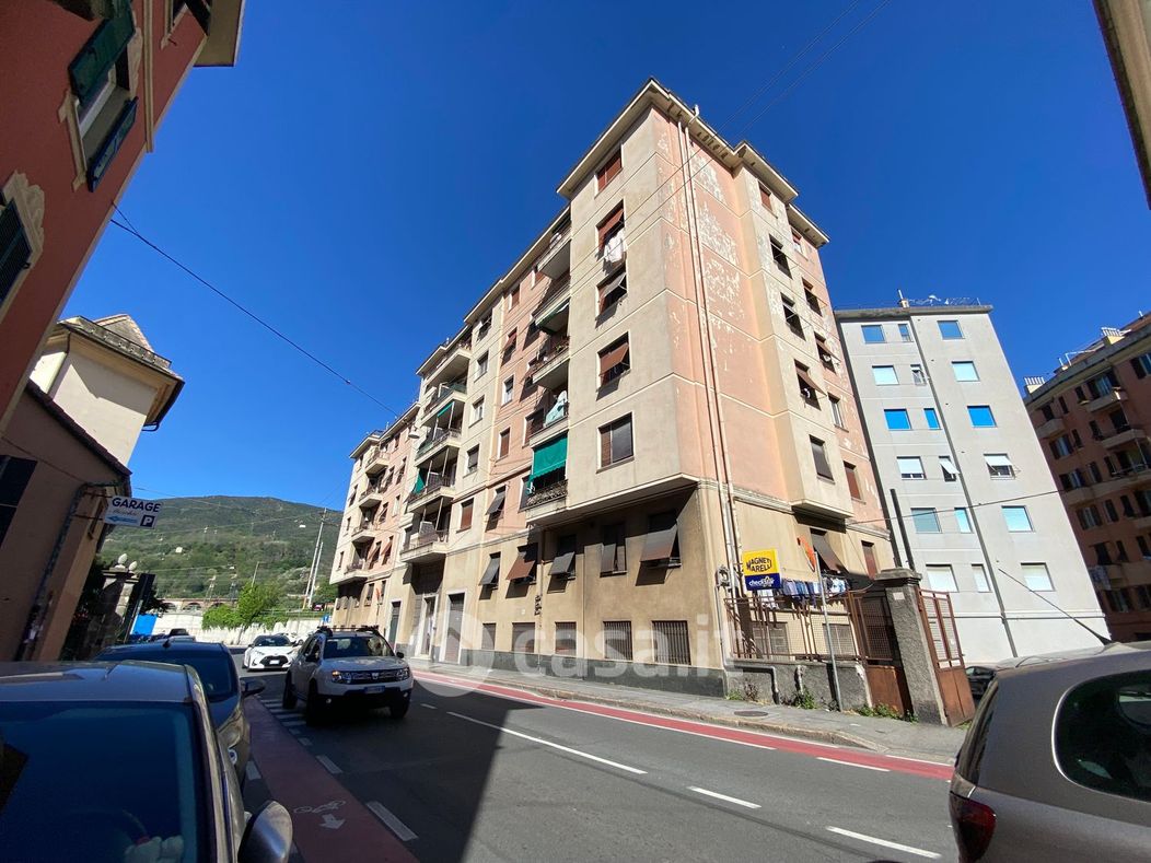 Appartamento in Vendita in Via Costantino Reta 2 a Genova