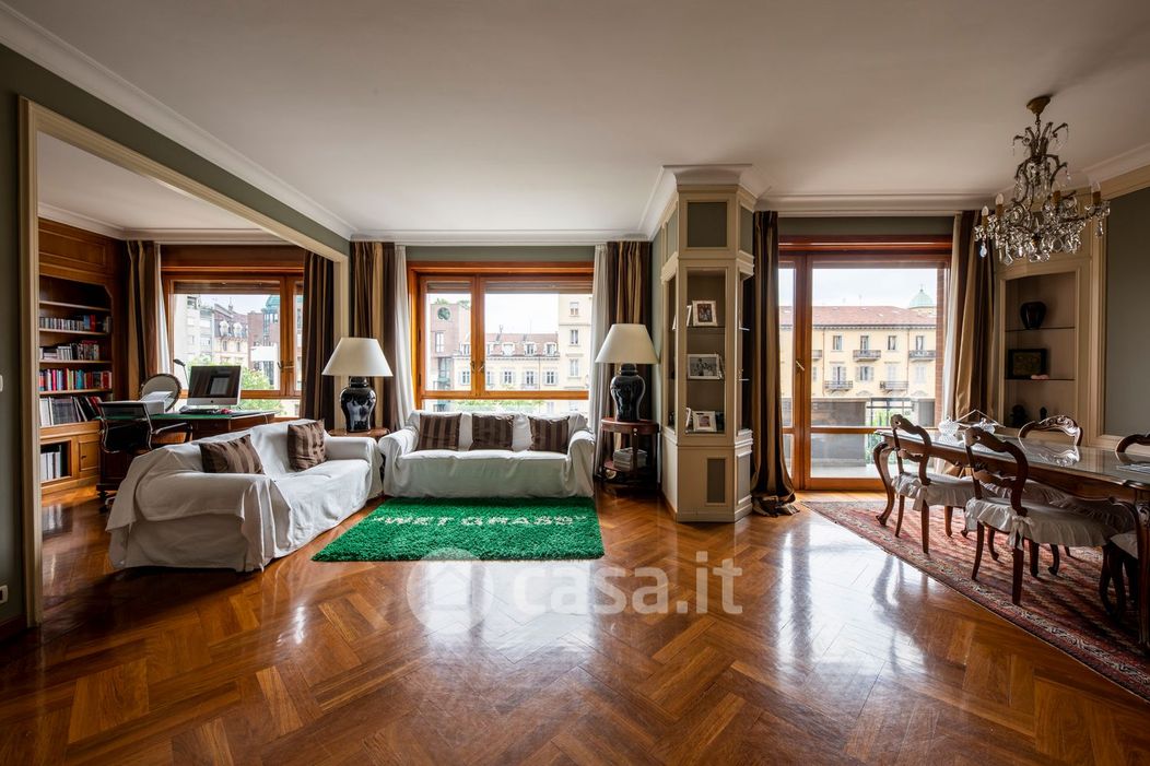 Appartamento in Affitto in Corso Re Umberto 26 a Torino