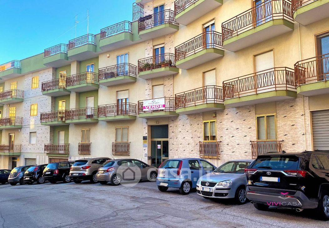 Appartamento in Vendita in Via Cesare Battisti a Putignano