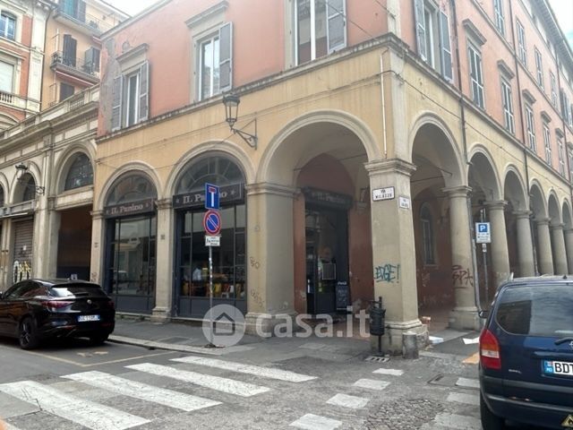 Negozio/Locale commerciale in Vendita in Via Galliera a Bologna
