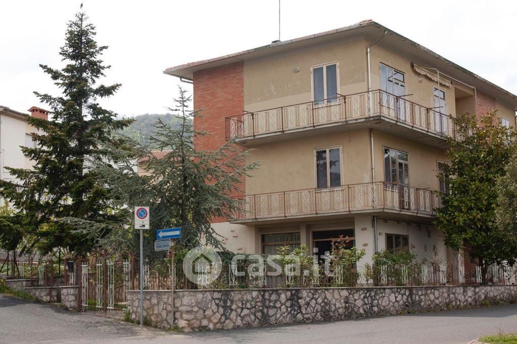 Casa Bi/Trifamiliare in Vendita in Roma 27 a Castelnuovo di Val di Cecina