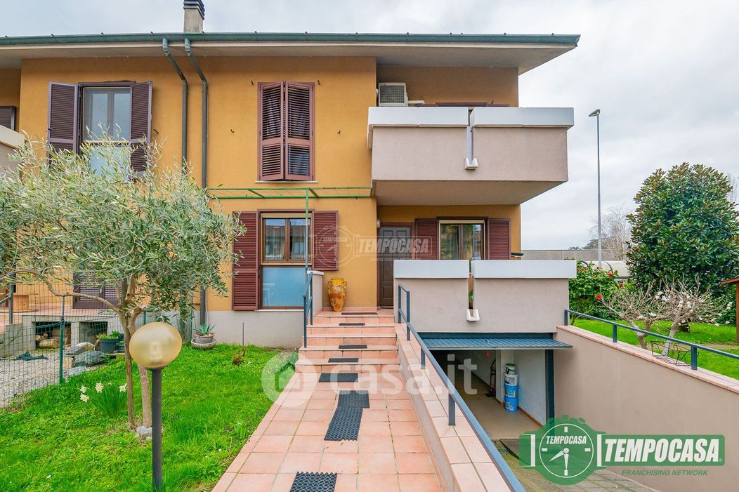 Casa Bi/Trifamiliare in Vendita in Via Piemonte a Vizzolo Predabissi