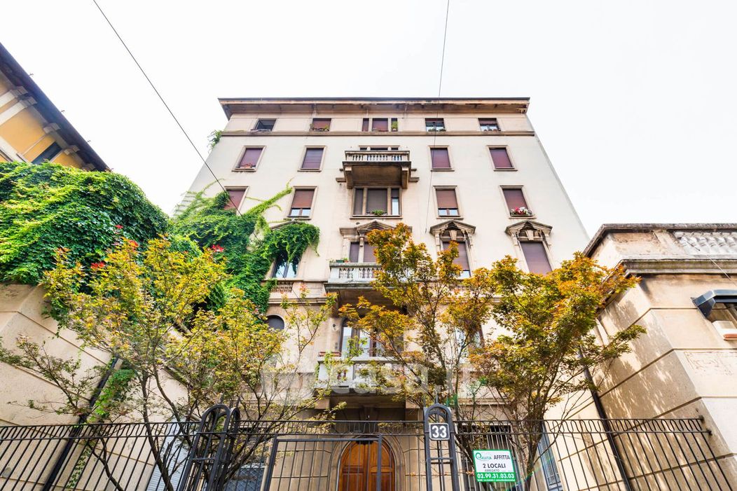 Appartamento in Vendita in Via Luigi Federico Menabrea 33 a Milano