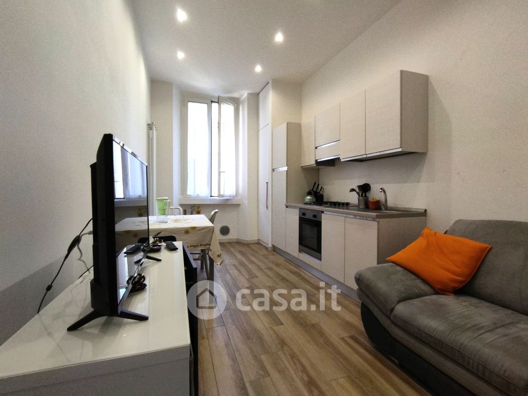 Appartamento in Affitto in Via Luigi Mercantini 9 a Milano