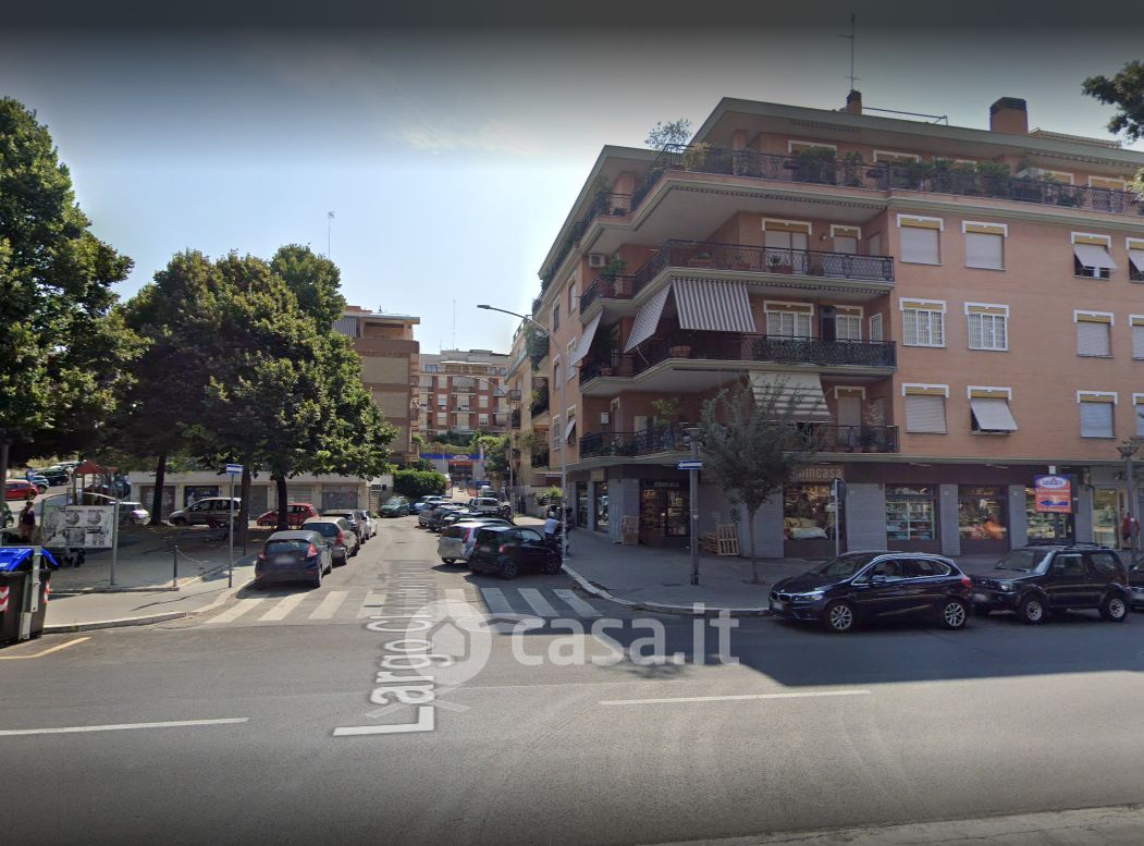 Negozio/Locale commerciale in Affitto in Viale dei Colli Portuensi a Roma