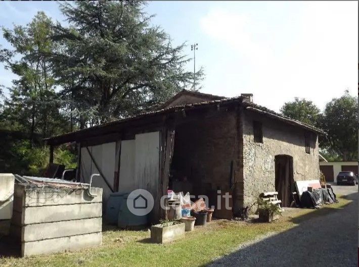 Casa indipendente in Vendita in Strada Langhirano 116 a Parma